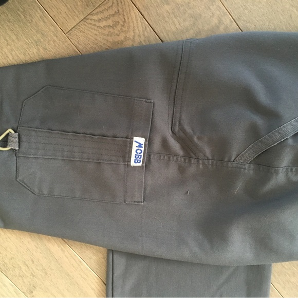 MOBB Scrubs top & bottom - Picture 3 of 7